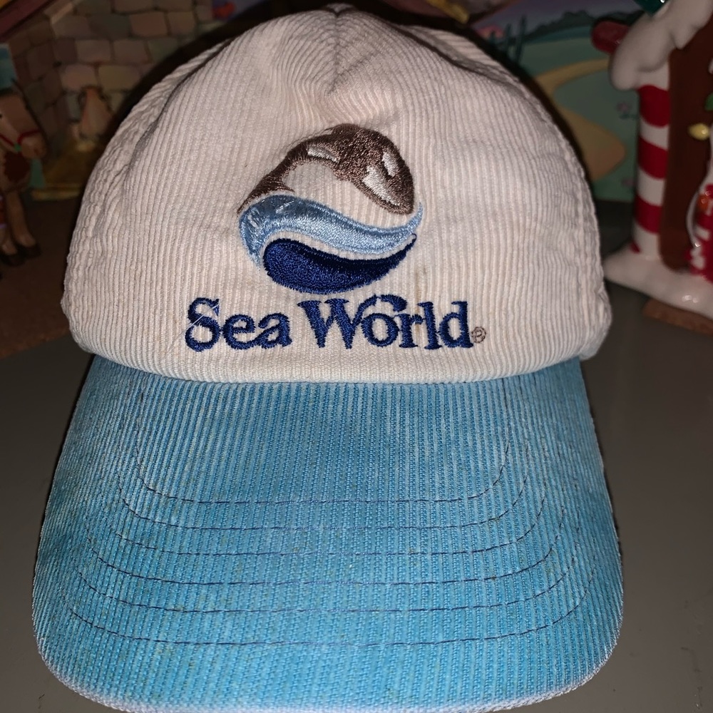 Velvet Sea World Long-Bill Cap